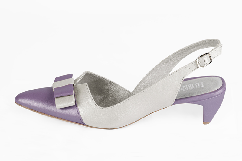 Lilac purple and off white women's open back shoes, with a knot. Tapered toe. Low comma heels. Profile view - Florence KOOIJMAN